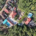 Hill Shadow - Mountain View And Swimming Pool