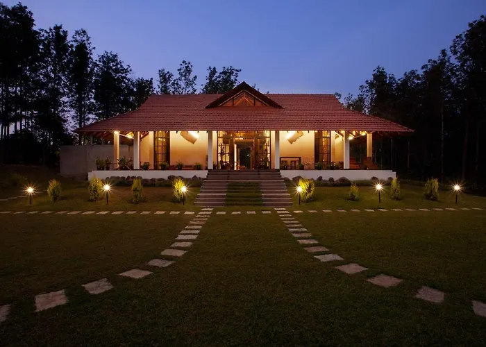 Stayvista At Cedar - Strelitzia 2Bhk With Breakfast And Jacuzzi