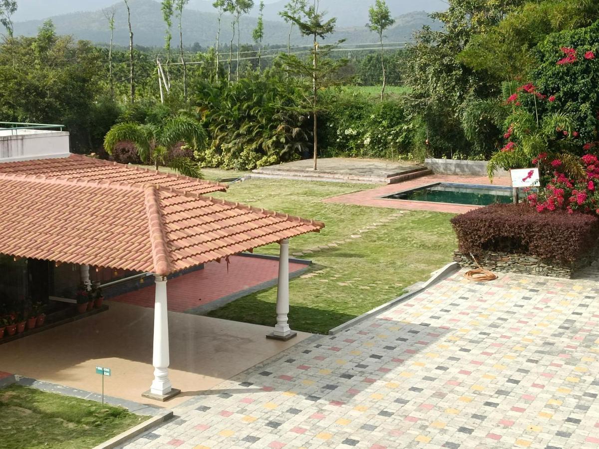 Bougainvillea Homestay *