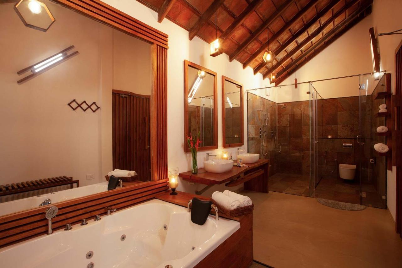Stayvista At Cedar - Strelitzia 2bhk With Breakfast And Jacuzzi Chikmagalur