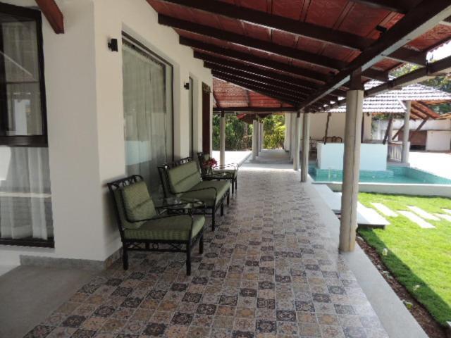 Joldal Lakeside Homestay * Chikmagalur