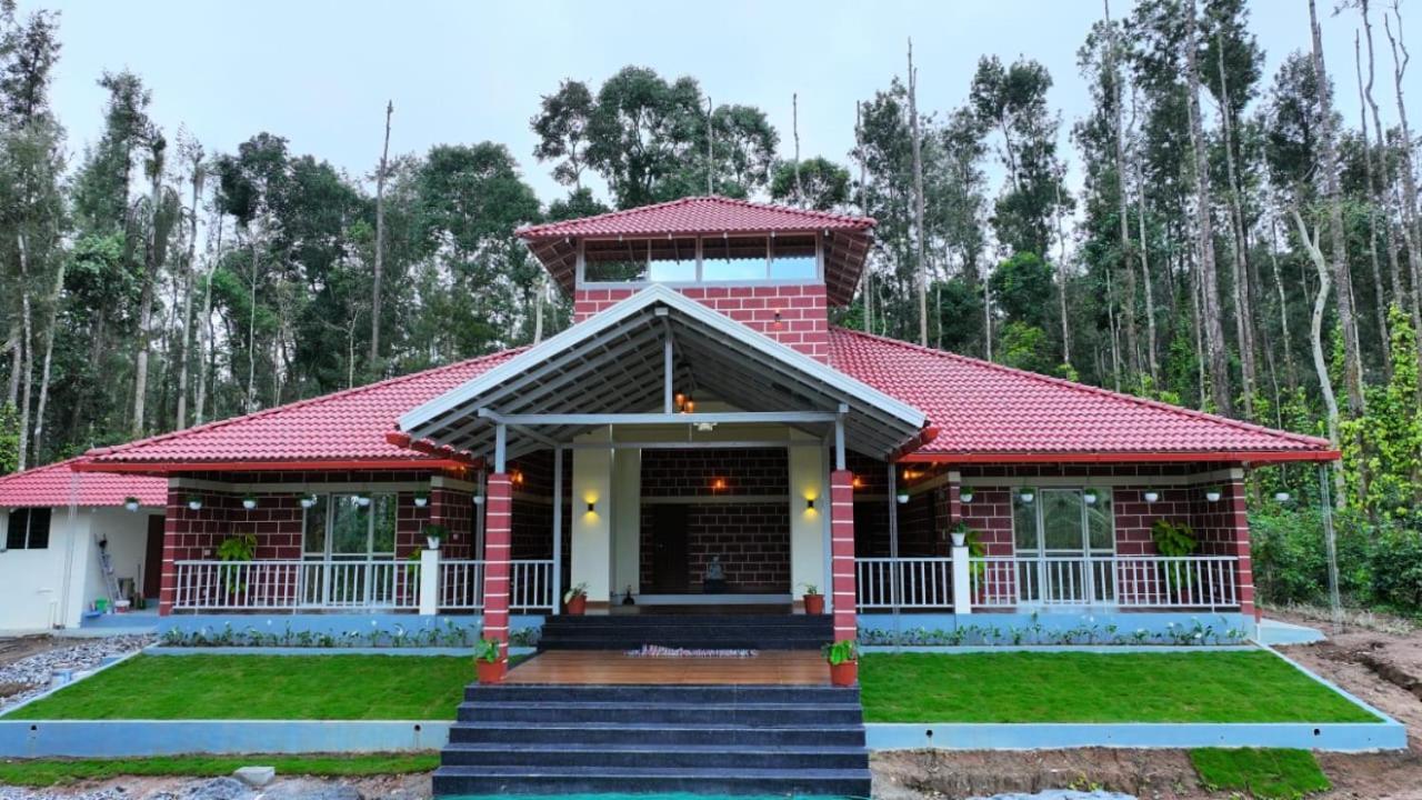Homestay Kattegadde - Swimming Pool And With Private Balcony By Dazzle Destinations Chikmagalur