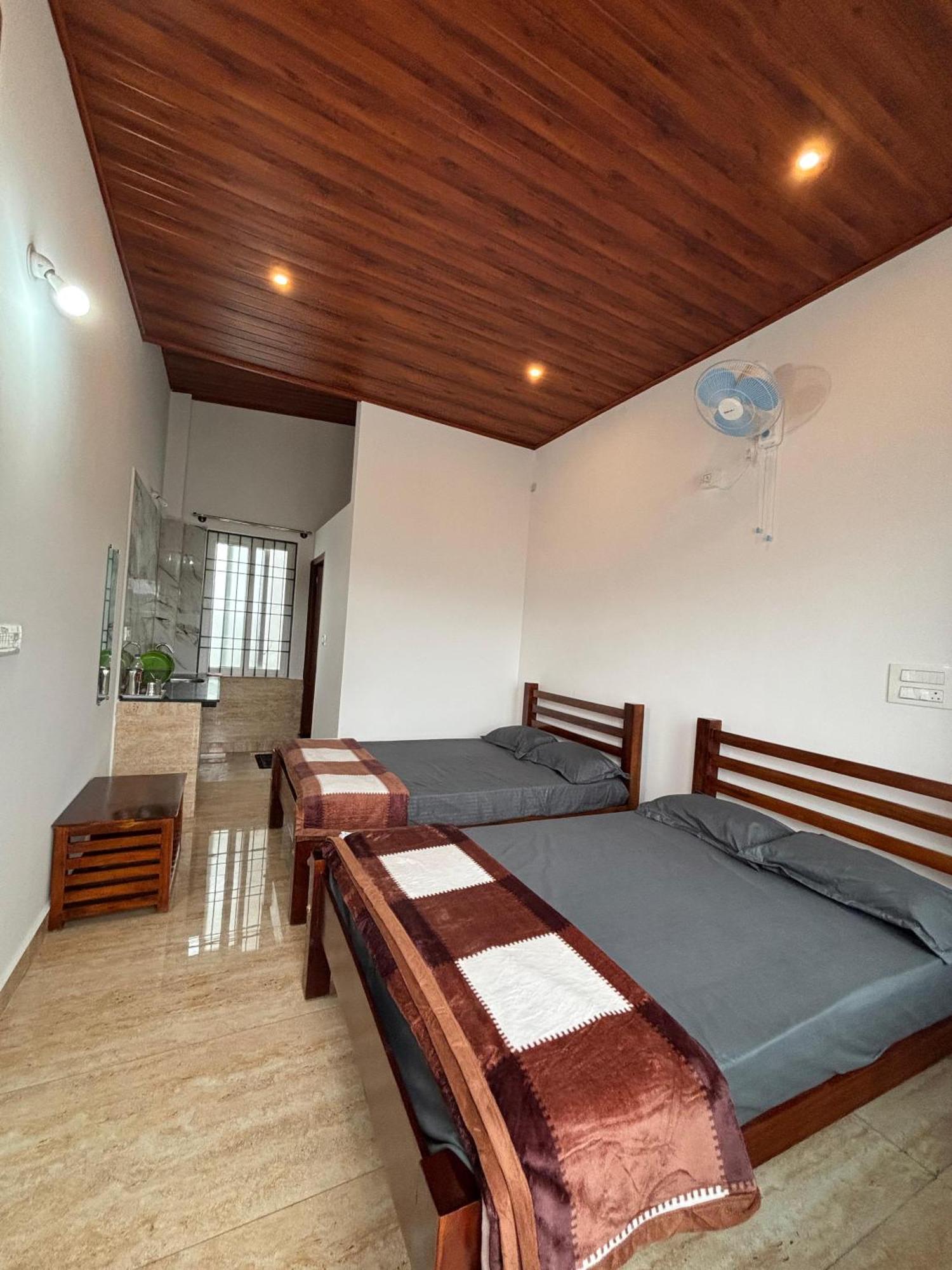 Apartment Kamal Nivas Service Apertments