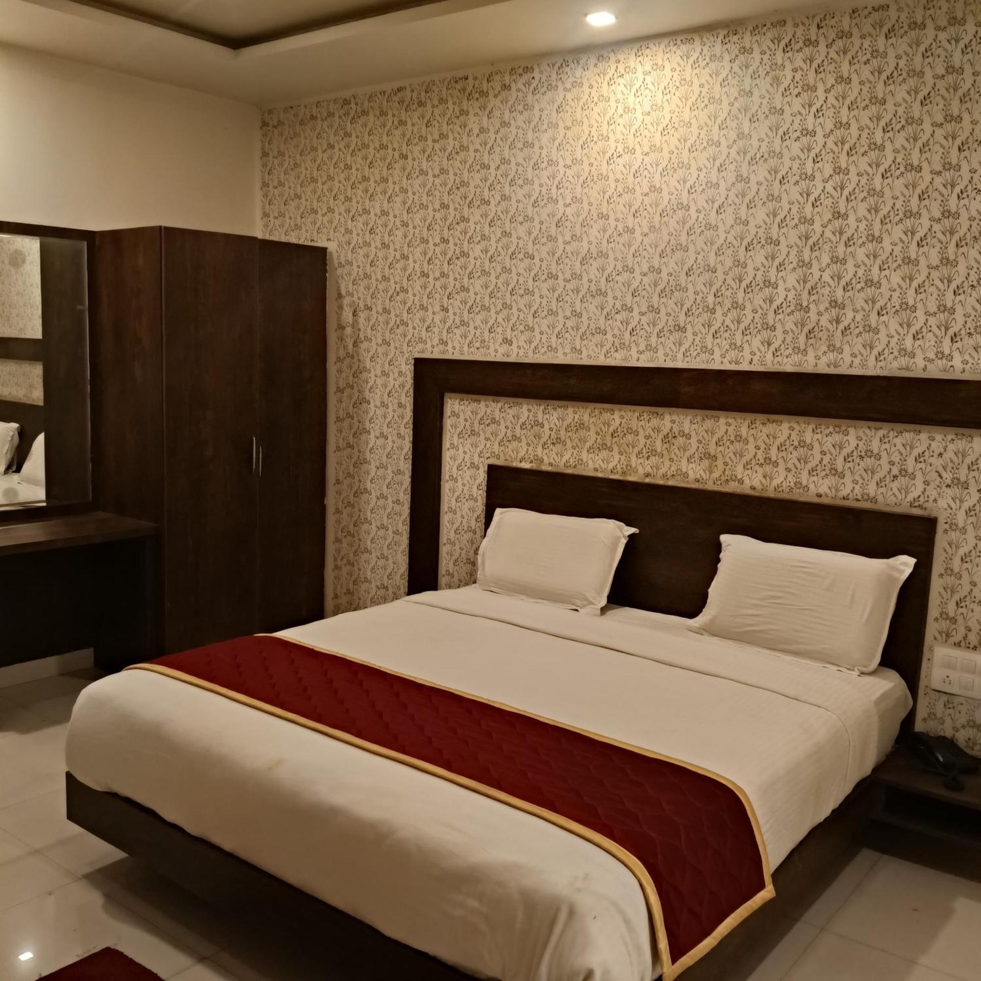 Apartment Taj Residency