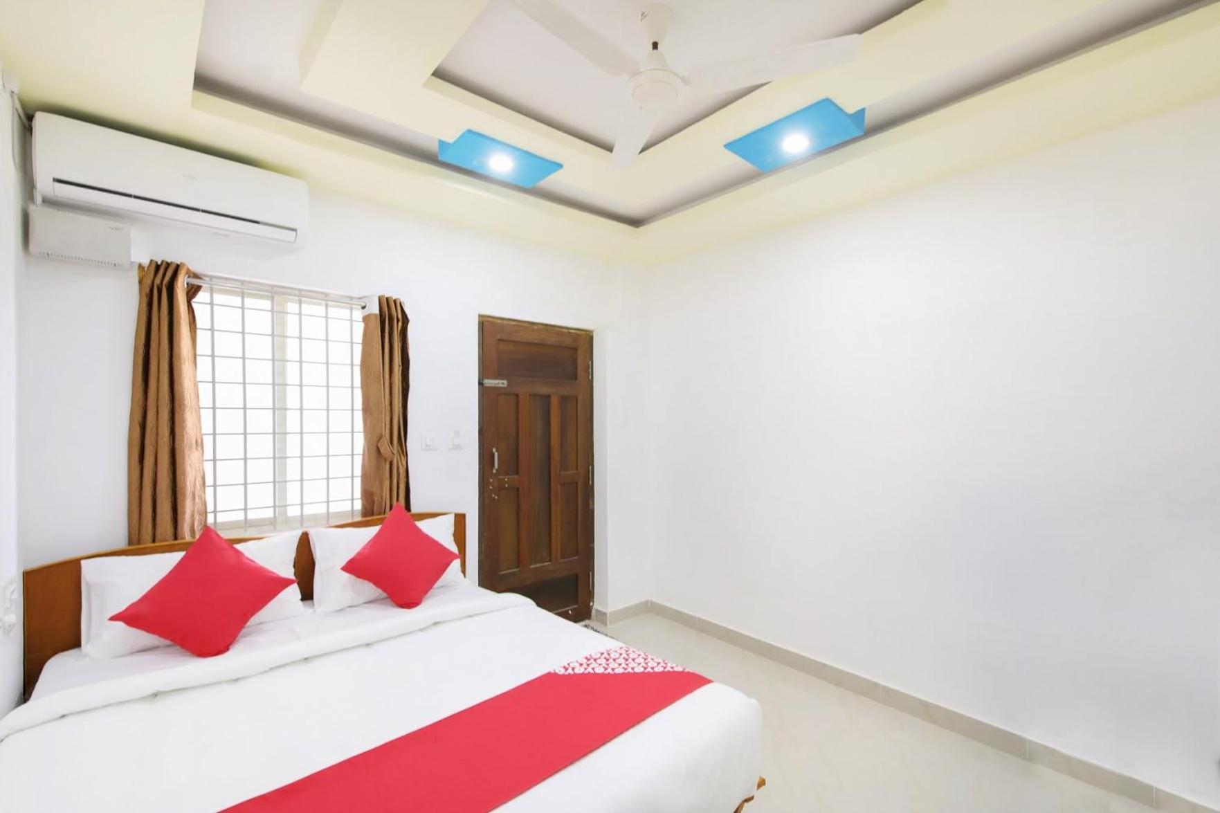 Khushi Hotel