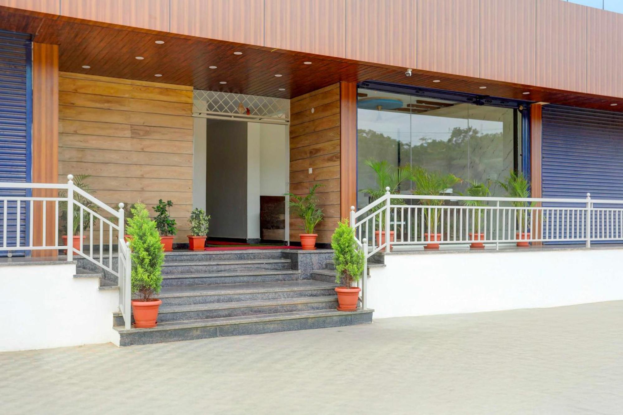 Hotel O Near Zilla Panchayat