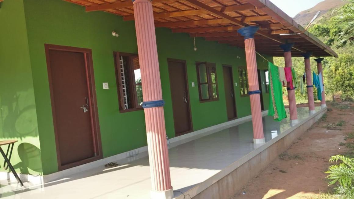 Homestay Vamoose Satish Mullodi